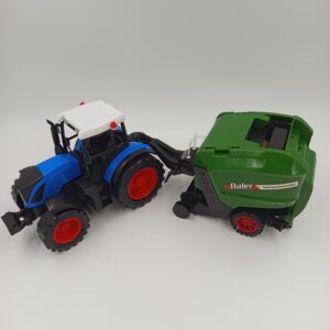 Niebieski Traktor z Zieloną Prasą do Okrągłych Bel – Raj29
